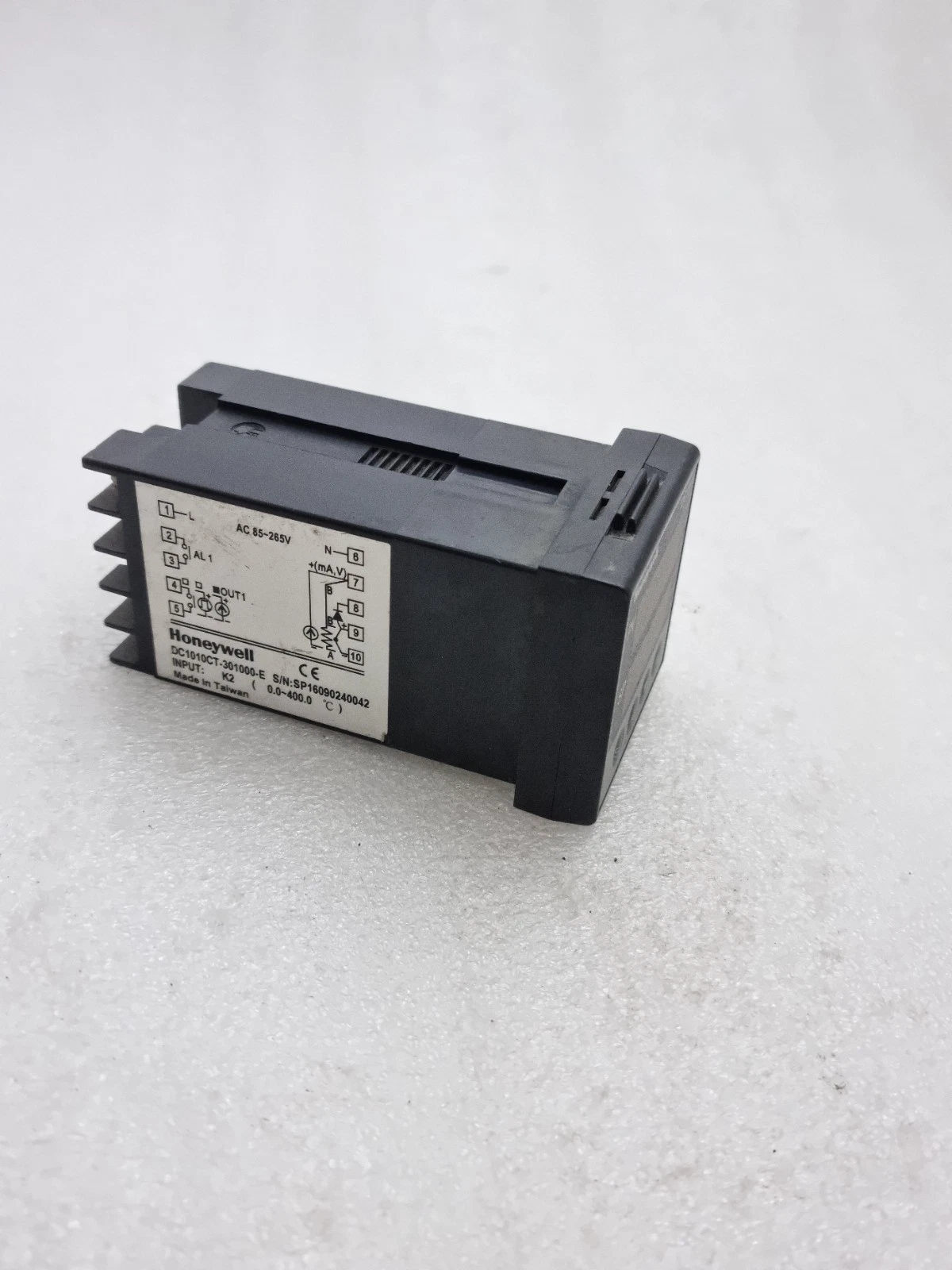Used Working Honeywell DC1010CT-301000-E PID Digital Temperature Controller